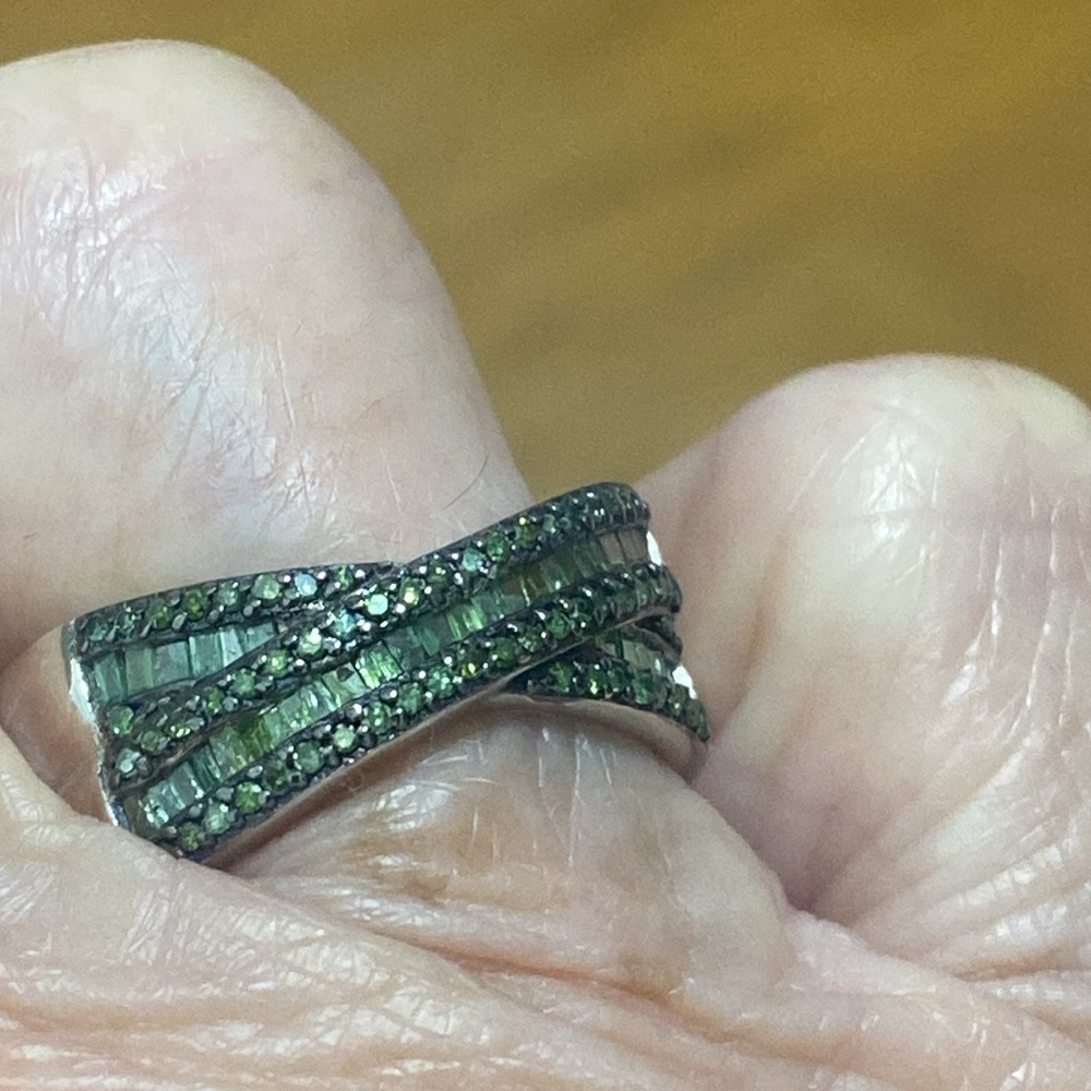 NWT Rare Natural Green Diamond ring 1/2 carat in silver size 7-71/8”